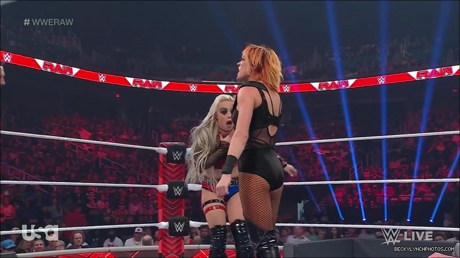 WWE_Monday_Night_Raw_2022_05_02_720p_HDTV_x264-NWCHD_mp4_007009009.jpg