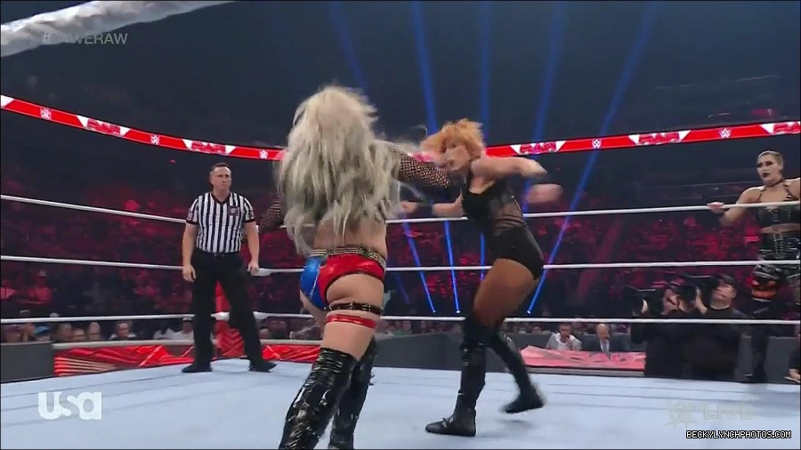 WWE_Monday_Night_Raw_2022_05_02_720p_HDTV_x264-NWCHD_mp4_007019019.jpg