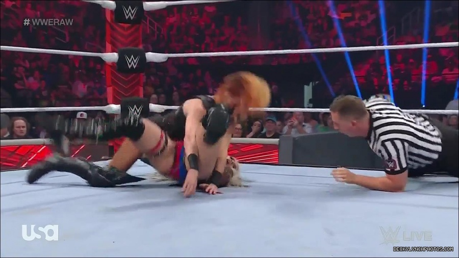 WWE_Monday_Night_Raw_2022_05_02_720p_HDTV_x264-NWCHD_mp4_007084685.jpg