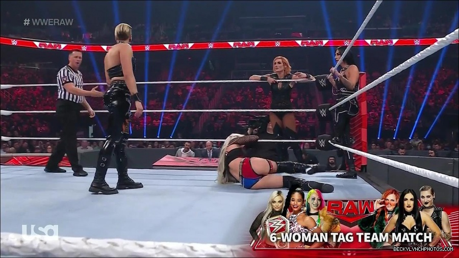 WWE_Monday_Night_Raw_2022_05_02_720p_HDTV_x264-NWCHD_mp4_007116317.jpg