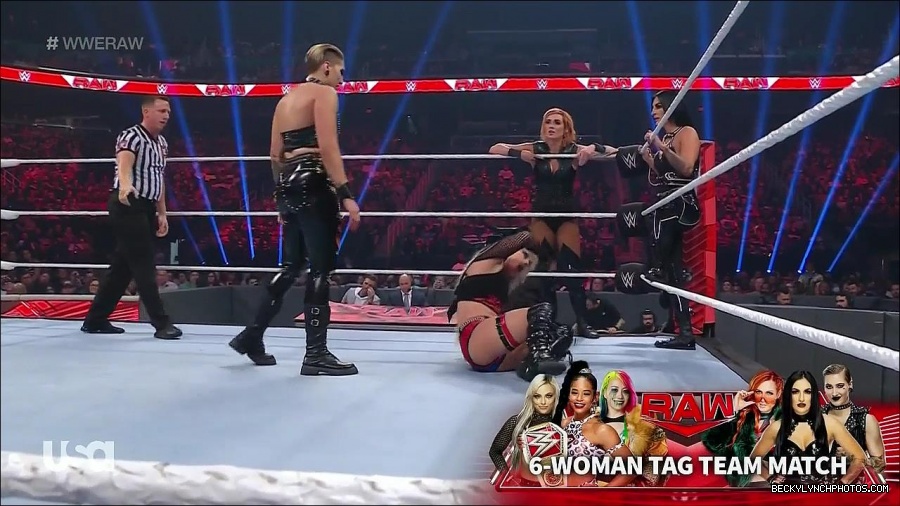 WWE_Monday_Night_Raw_2022_05_02_720p_HDTV_x264-NWCHD_mp4_007117518.jpg
