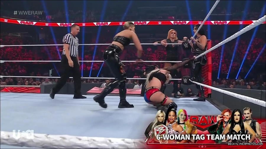 WWE_Monday_Night_Raw_2022_05_02_720p_HDTV_x264-NWCHD_mp4_007118319.jpg