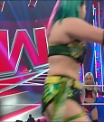 WWE_Monday_Night_Raw_2022_05_02_720p_HDTV_x264-NWCHD_mp4_006804005.jpg