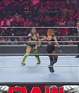 WWE_Monday_Night_Raw_2022_05_02_720p_HDTV_x264-NWCHD_mp4_006806407.jpg