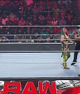 WWE_Monday_Night_Raw_2022_05_02_720p_HDTV_x264-NWCHD_mp4_006831232.jpg