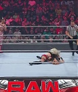 WWE_Monday_Night_Raw_2022_05_02_720p_HDTV_x264-NWCHD_mp4_007039039.jpg