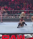 WWE_Monday_Night_Raw_2022_05_02_720p_HDTV_x264-NWCHD_mp4_007043043.jpg