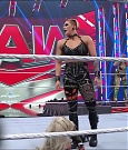 WWE_Monday_Night_Raw_2022_05_02_720p_HDTV_x264-NWCHD_mp4_007097498.jpg