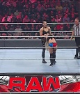 WWE_Monday_Night_Raw_2022_05_02_720p_HDTV_x264-NWCHD_mp4_007122323.jpg