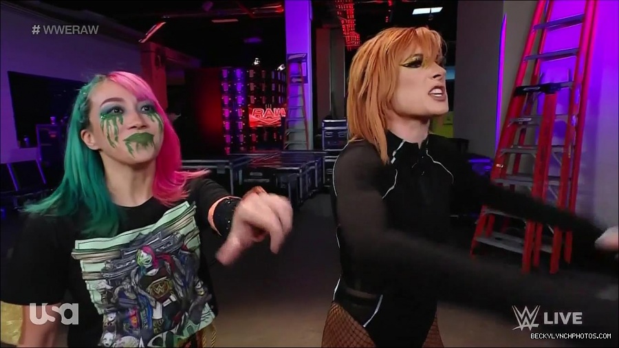 WWE_Monday_Night_Raw_2022_05_09_720p_HDTV_x264-NWCHD_mp4_004196428.jpg