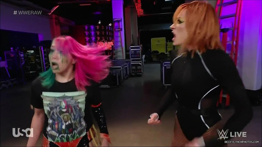 WWE_Monday_Night_Raw_2022_05_09_720p_HDTV_x264-NWCHD_mp4_004200032.jpg