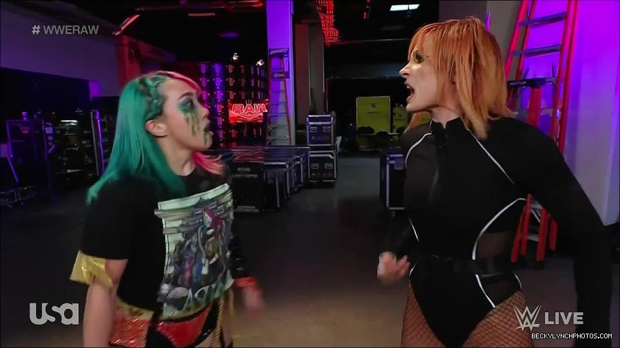 WWE_Monday_Night_Raw_2022_05_09_720p_HDTV_x264-NWCHD_mp4_004200833.jpg