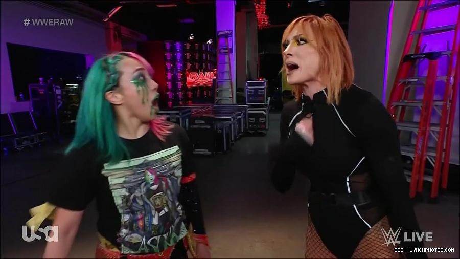 WWE_Monday_Night_Raw_2022_05_09_720p_HDTV_x264-NWCHD_mp4_004203235.jpg