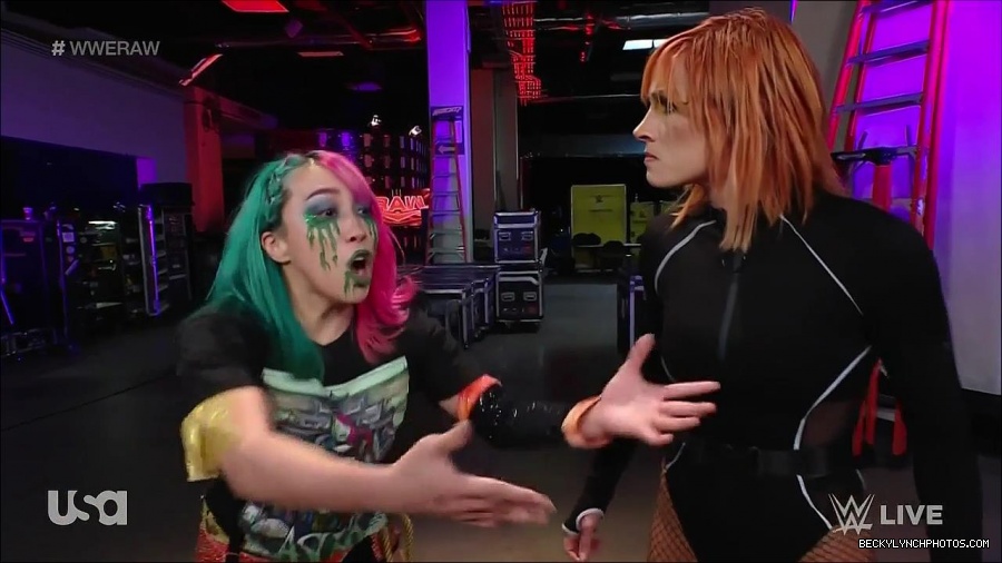 WWE_Monday_Night_Raw_2022_05_09_720p_HDTV_x264-NWCHD_mp4_004205237.jpg