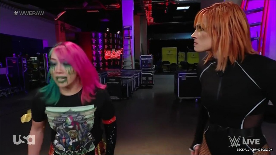 WWE_Monday_Night_Raw_2022_05_09_720p_HDTV_x264-NWCHD_mp4_004205637.jpg