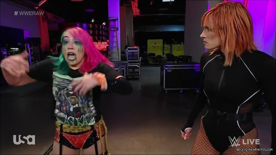 WWE_Monday_Night_Raw_2022_05_09_720p_HDTV_x264-NWCHD_mp4_004208040.jpg