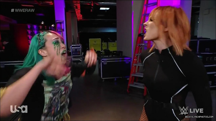 WWE_Monday_Night_Raw_2022_05_09_720p_HDTV_x264-NWCHD_mp4_004226458.jpg