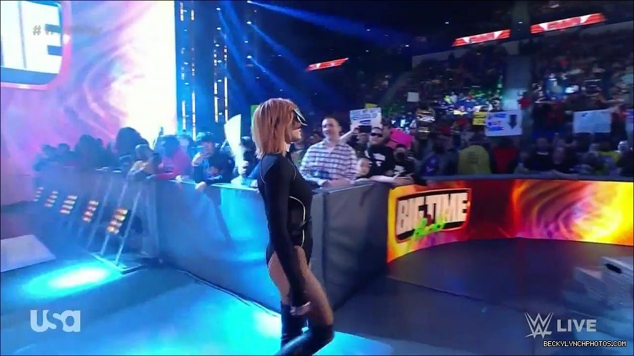 WWE_Monday_Night_Raw_2022_05_09_720p_HDTV_x264-NWCHD_mp4_007084748.jpg