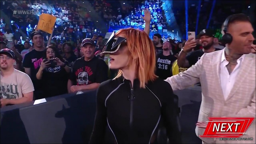 WWE_Monday_Night_Raw_2022_05_09_720p_HDTV_x264-NWCHD_mp4_007110374.jpg