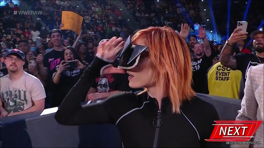 WWE_Monday_Night_Raw_2022_05_09_720p_HDTV_x264-NWCHD_mp4_007111976.jpg