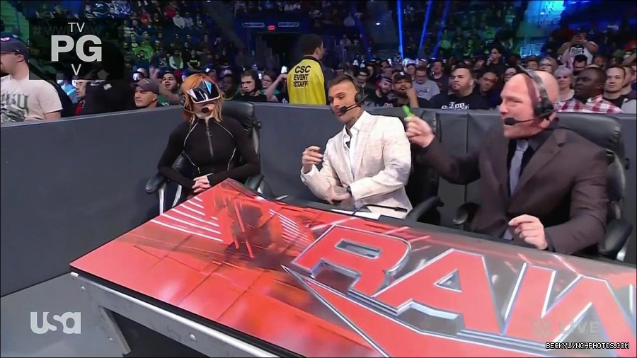 WWE_Monday_Night_Raw_2022_05_09_720p_HDTV_x264-NWCHD_mp4_007144208.jpg