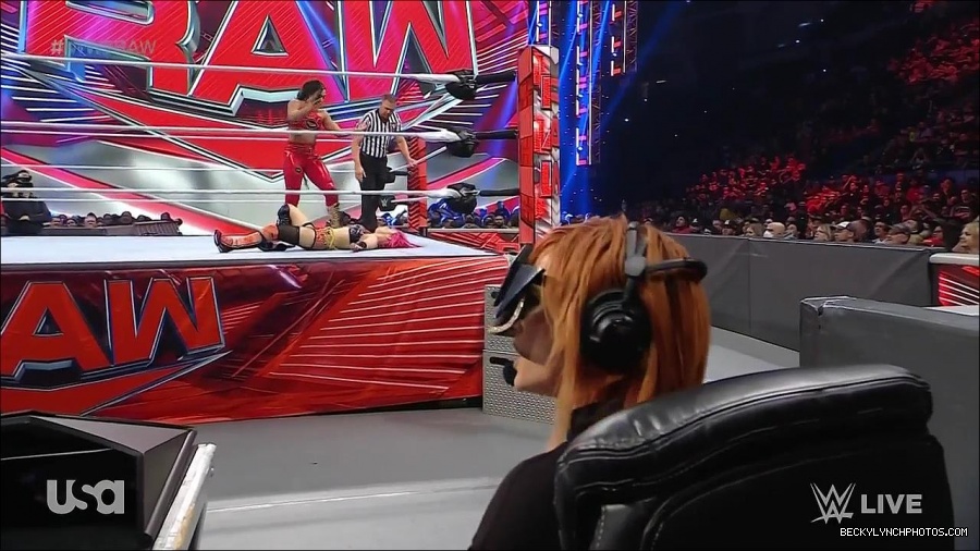 WWE_Monday_Night_Raw_2022_05_09_720p_HDTV_x264-NWCHD_mp4_007393357.jpg