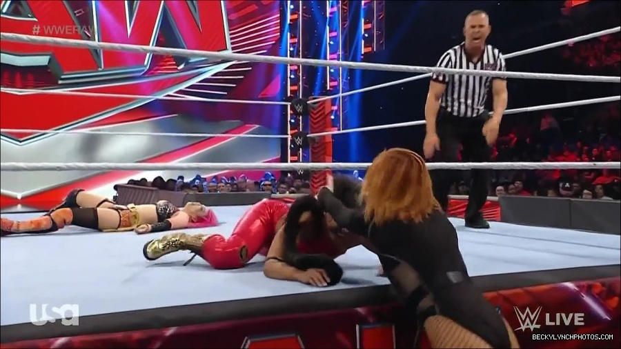 WWE_Monday_Night_Raw_2022_05_09_720p_HDTV_x264-NWCHD_mp4_007481845.jpg