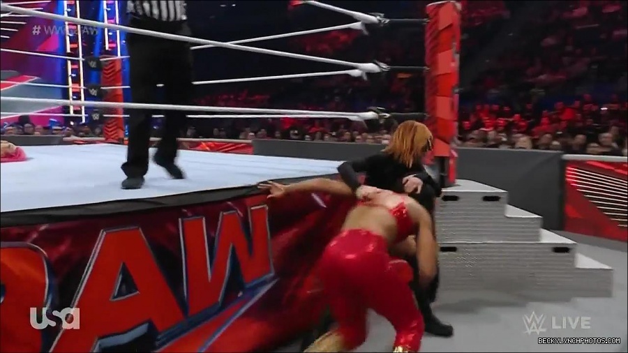 WWE_Monday_Night_Raw_2022_05_09_720p_HDTV_x264-NWCHD_mp4_007483847.jpg