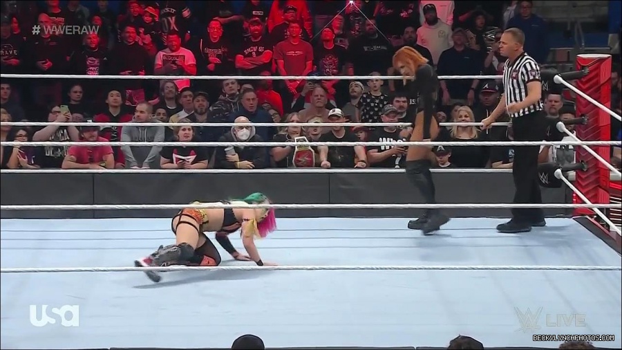 WWE_Monday_Night_Raw_2022_05_09_720p_HDTV_x264-NWCHD_mp4_007499997.jpg
