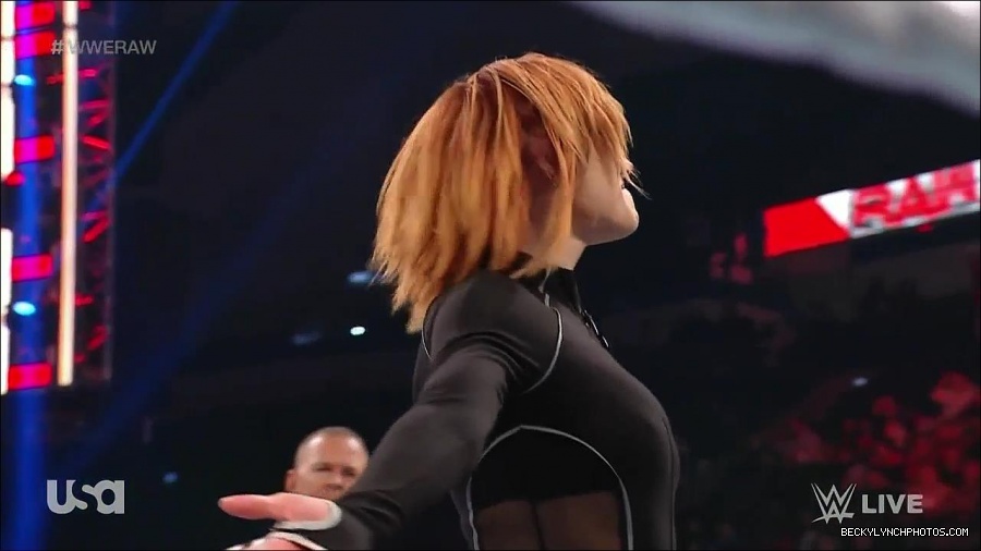 WWE_Monday_Night_Raw_2022_05_09_720p_HDTV_x264-NWCHD_mp4_007505602.jpg