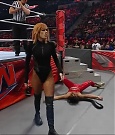 WWE_Monday_Night_Raw_2022_05_09_720p_HDTV_x264-NWCHD_mp4_007487050.jpg