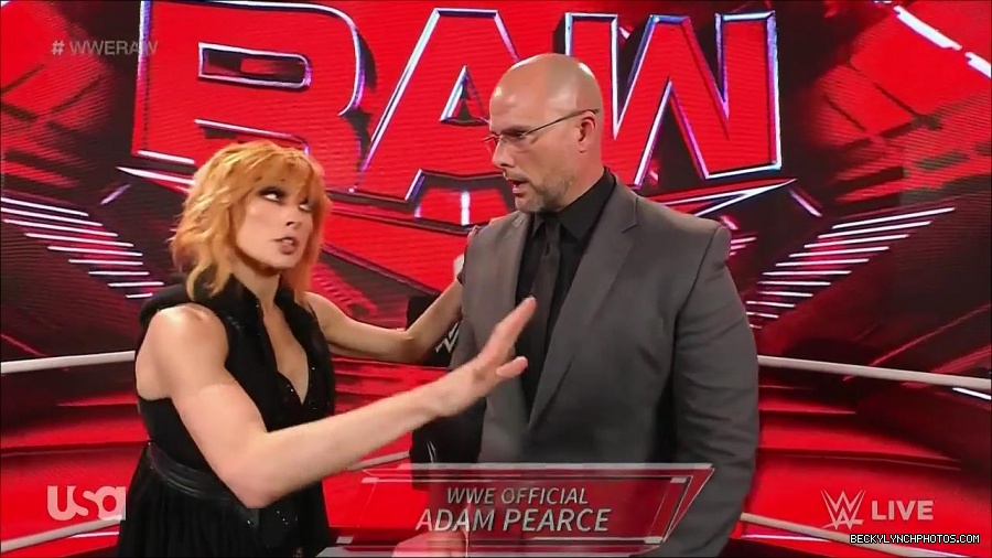 WWE_Monday_Night_Raw_2022_05_16_720p_HDTV_x264-NWCHD_mp4_001913312.jpg