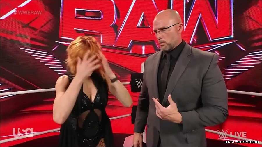 WWE_Monday_Night_Raw_2022_05_16_720p_HDTV_x264-NWCHD_mp4_001914913.jpg
