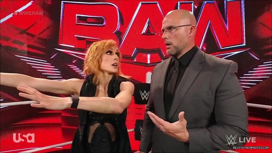 WWE_Monday_Night_Raw_2022_05_16_720p_HDTV_x264-NWCHD_mp4_001916515.jpg