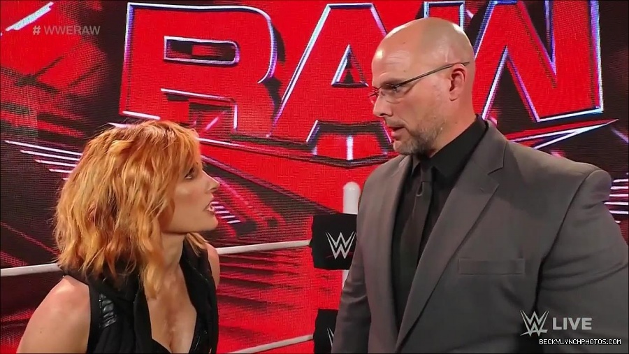 WWE_Monday_Night_Raw_2022_05_16_720p_HDTV_x264-NWCHD_mp4_001923322.jpg