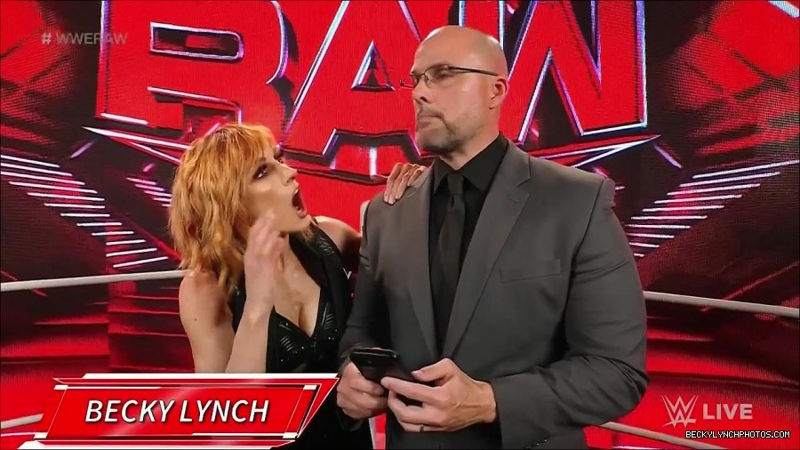 WWE_Monday_Night_Raw_2022_05_16_720p_HDTV_x264-NWCHD_mp4_002017850.jpg