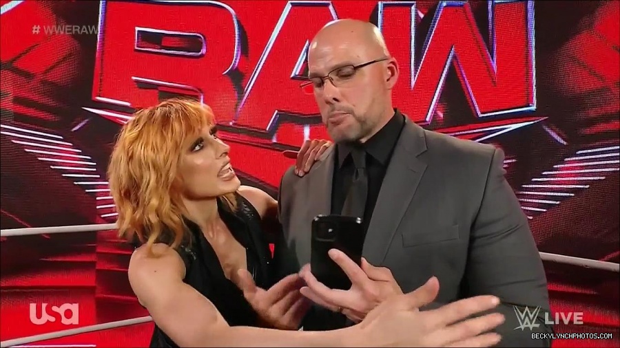 WWE_Monday_Night_Raw_2022_05_16_720p_HDTV_x264-NWCHD_mp4_002025057.jpg