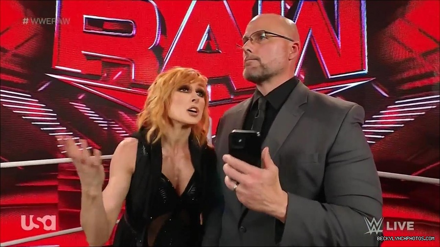 WWE_Monday_Night_Raw_2022_05_16_720p_HDTV_x264-NWCHD_mp4_002031464.jpg