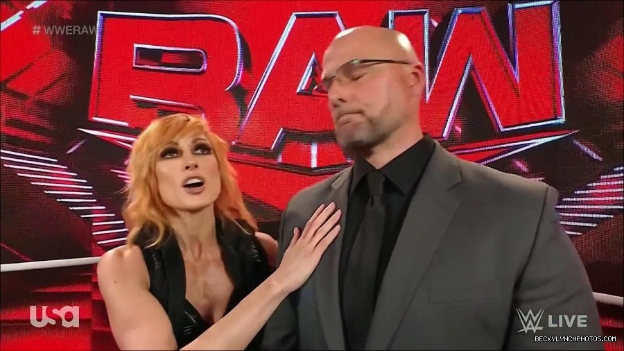 WWE_Monday_Night_Raw_2022_05_16_720p_HDTV_x264-NWCHD_mp4_002033065.jpg