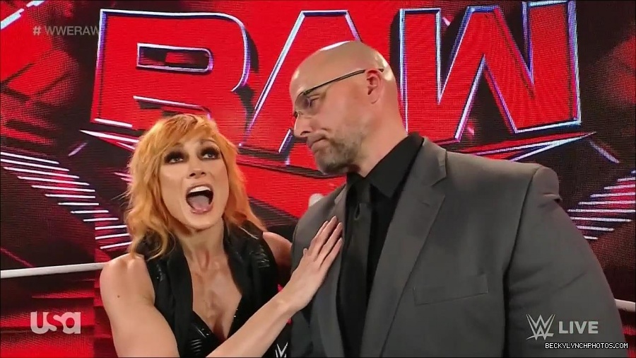 WWE_Monday_Night_Raw_2022_05_16_720p_HDTV_x264-NWCHD_mp4_002033466.jpg
