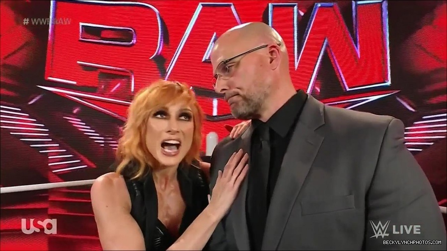 WWE_Monday_Night_Raw_2022_05_16_720p_HDTV_x264-NWCHD_mp4_002033866.jpg