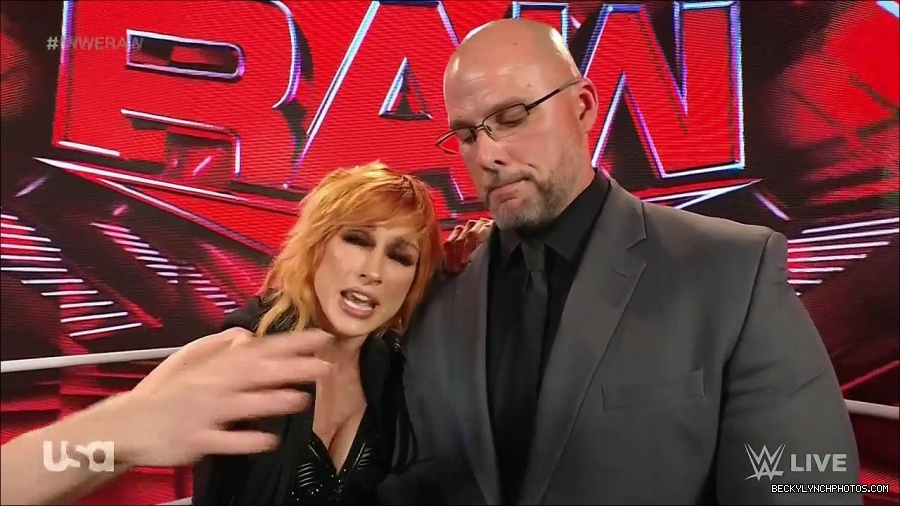 WWE_Monday_Night_Raw_2022_05_16_720p_HDTV_x264-NWCHD_mp4_002037069.jpg