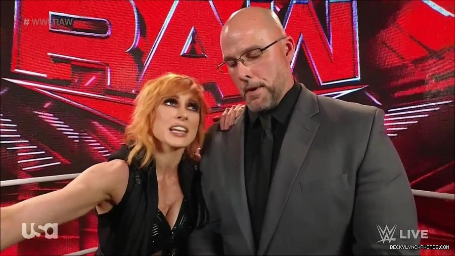 WWE_Monday_Night_Raw_2022_05_16_720p_HDTV_x264-NWCHD_mp4_002037470.jpg