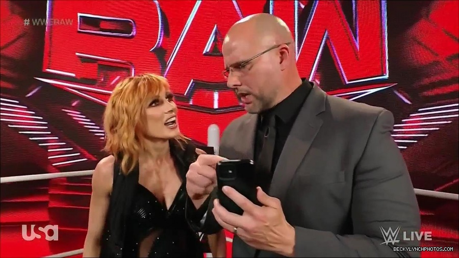 WWE_Monday_Night_Raw_2022_05_16_720p_HDTV_x264-NWCHD_mp4_002047480.jpg