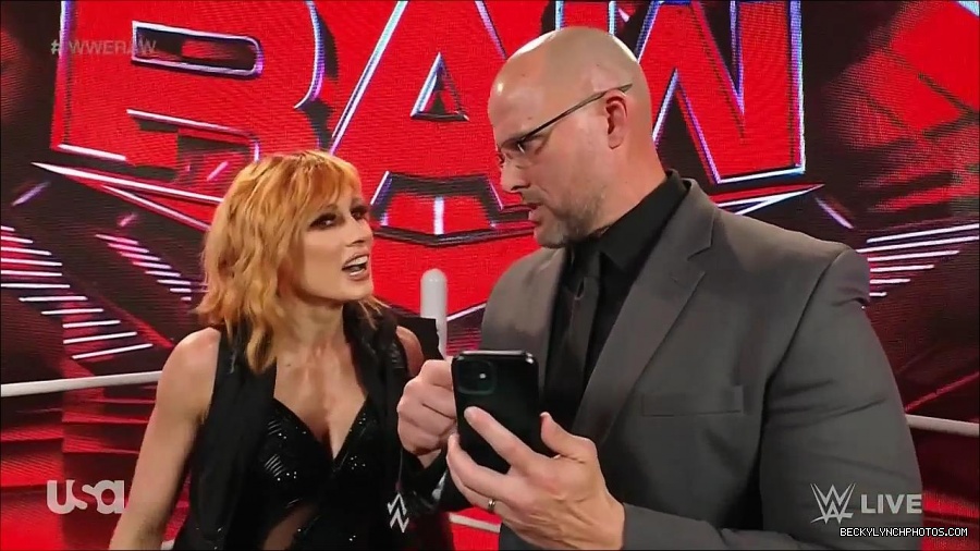 WWE_Monday_Night_Raw_2022_05_16_720p_HDTV_x264-NWCHD_mp4_002047880.jpg