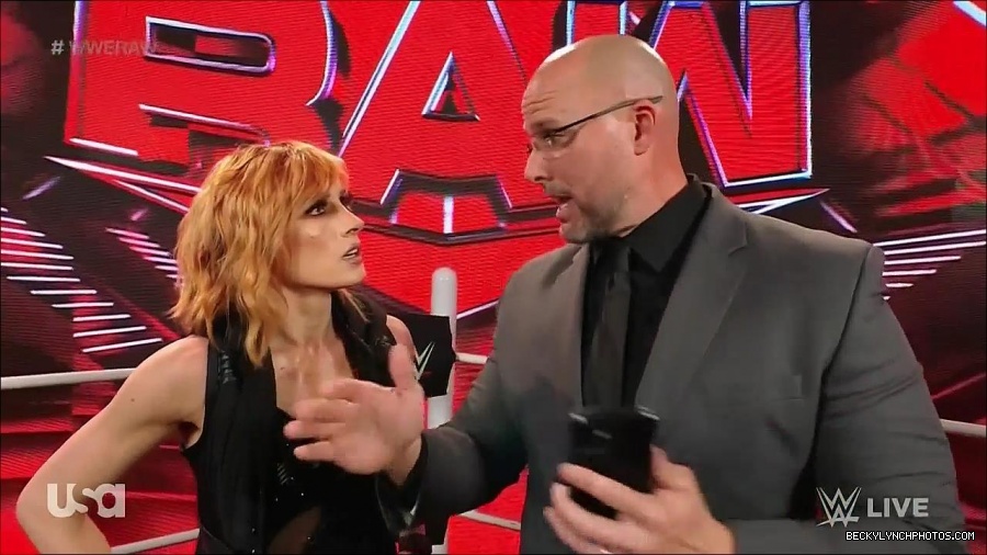 WWE_Monday_Night_Raw_2022_05_16_720p_HDTV_x264-NWCHD_mp4_002054287.jpg