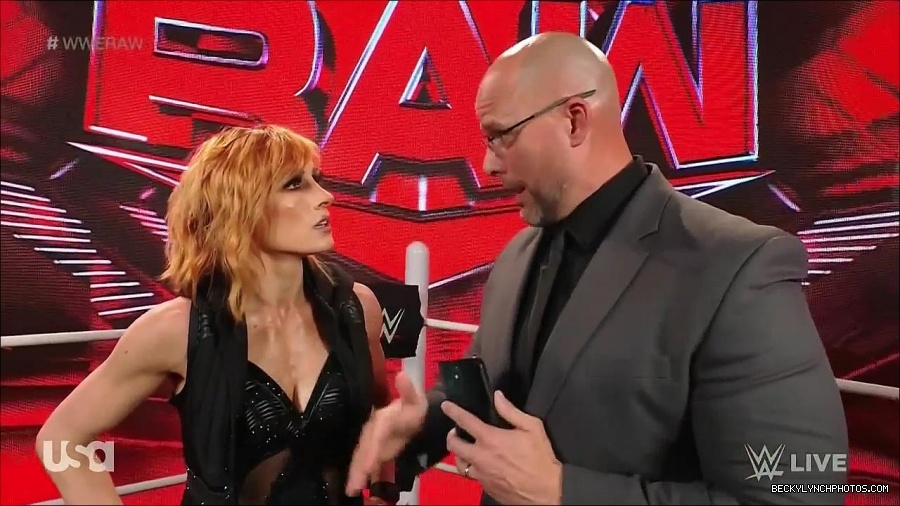WWE_Monday_Night_Raw_2022_05_16_720p_HDTV_x264-NWCHD_mp4_002054687.jpg