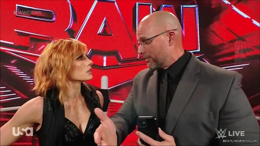 WWE_Monday_Night_Raw_2022_05_16_720p_HDTV_x264-NWCHD_mp4_002056689.jpg