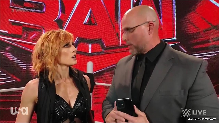 WWE_Monday_Night_Raw_2022_05_16_720p_HDTV_x264-NWCHD_mp4_002063896.jpg