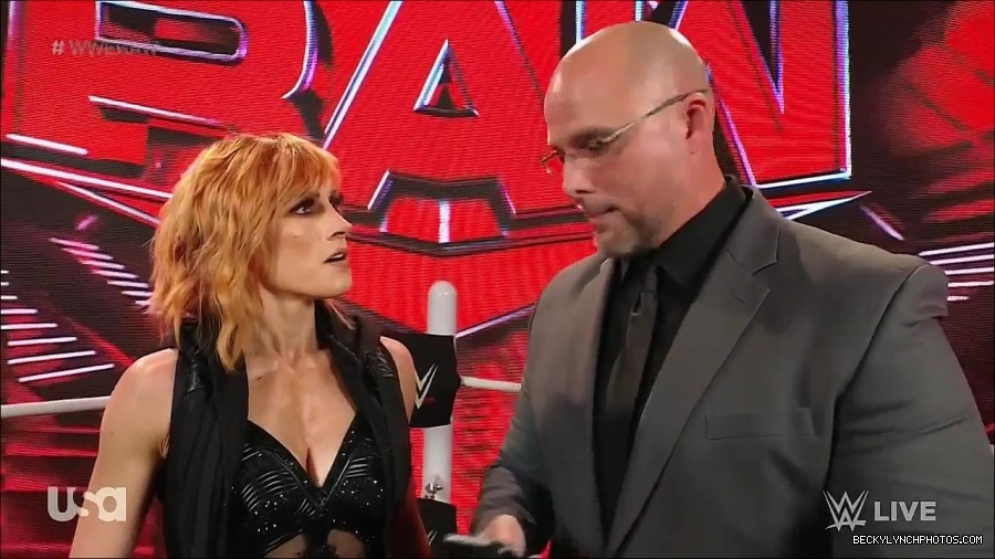 WWE_Monday_Night_Raw_2022_05_16_720p_HDTV_x264-NWCHD_mp4_002064697.jpg